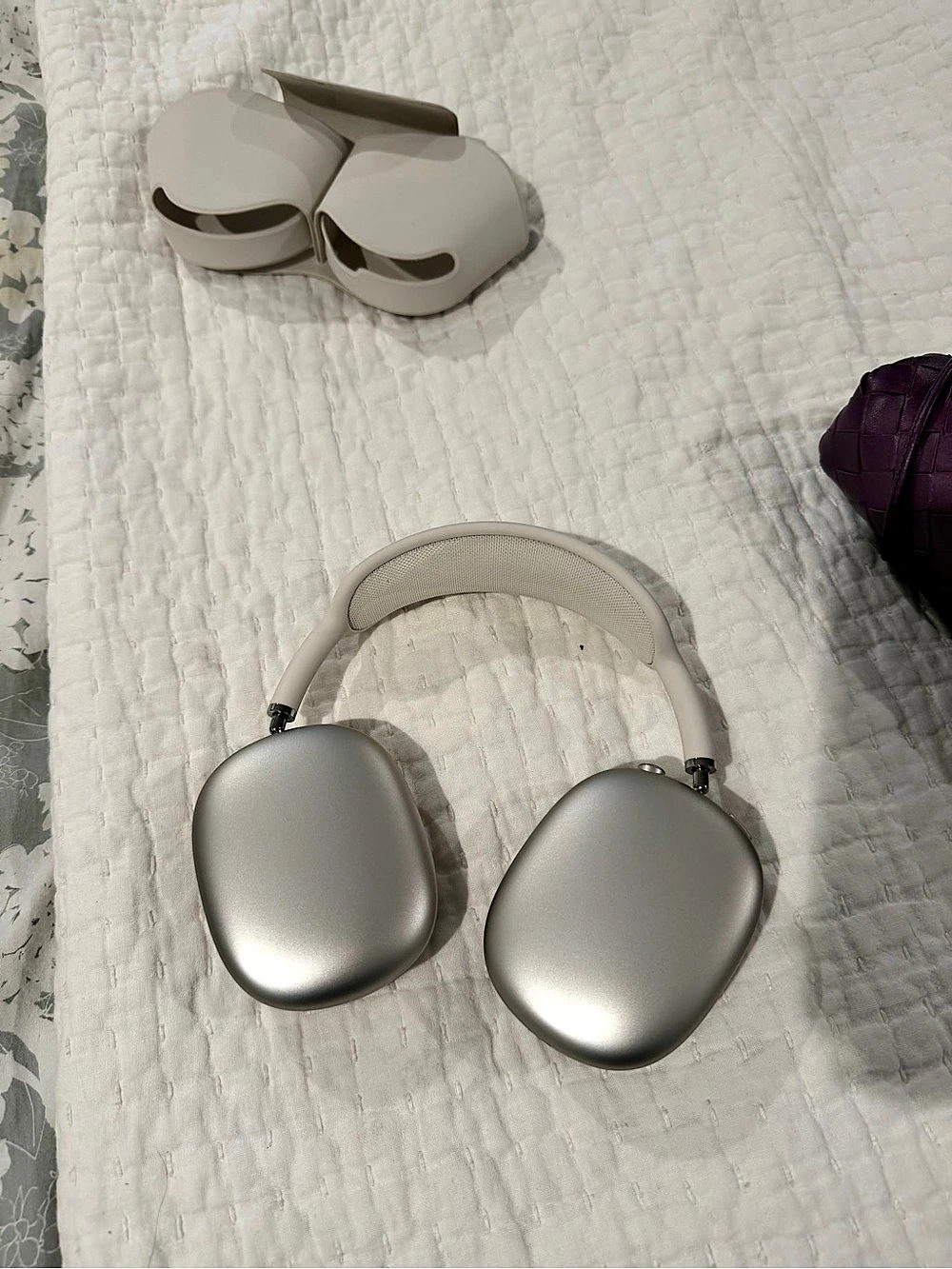 Apple AirPods Max 2 Over-Ear Headphones Statlight